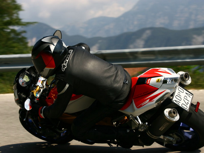 Galerie - Aprilia TUONO 1000 R FACTORY