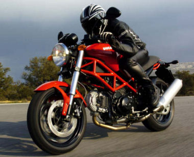 DUCATI 695 Monster