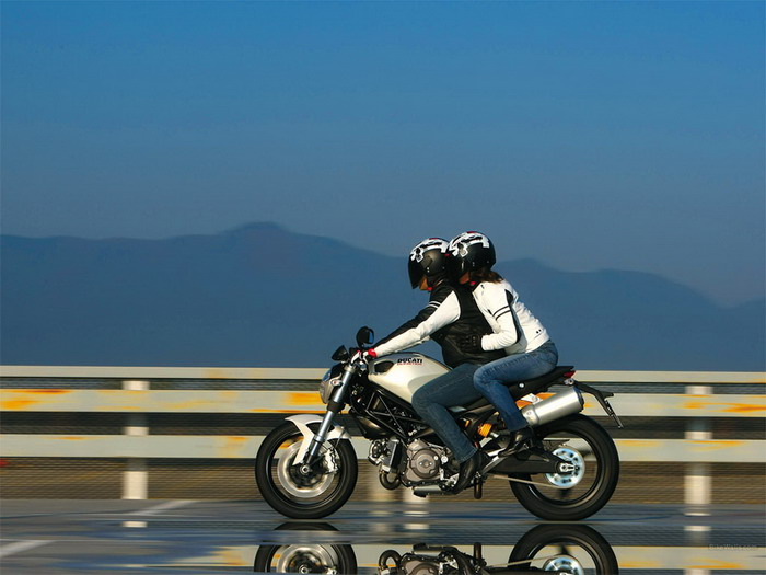 Galerie - Ducati 696 MONSTER