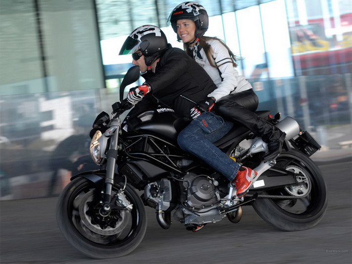 Galerie - Ducati 696 MONSTER