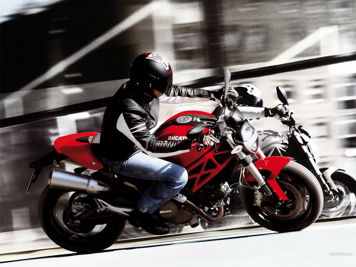 Galerie - Ducati 696 MONSTER