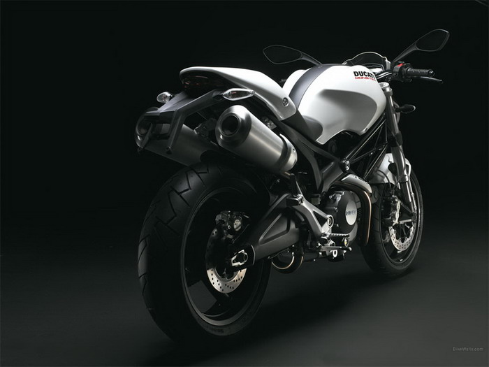 Galerie - Ducati 696 MONSTER