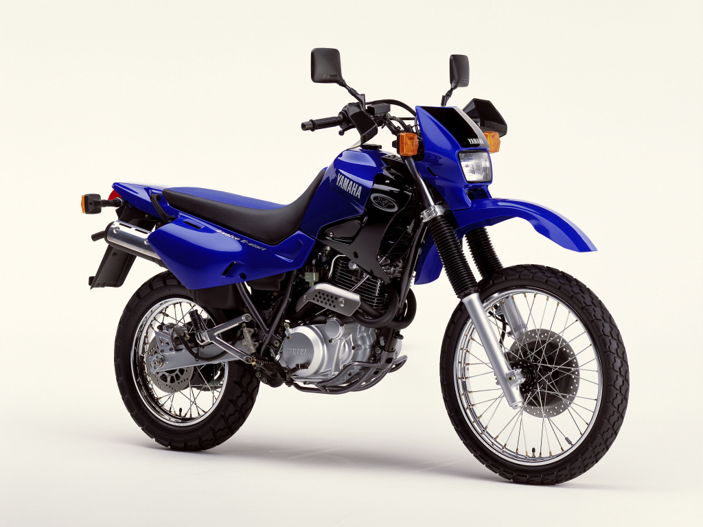 http://www.motoplanete.com/galerie/Galerie_de_fonds_d_ecran/YAMAHA/TRAILS_CROSS_et_FUN/XT_600_E//2002_xt600e_02.jpg
