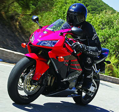 Honda CBR 600 RR 2006 - Fiche moto - 