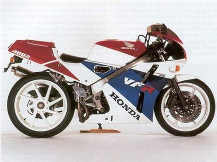 Galerie - Honda NC 30 - VFR 400 R