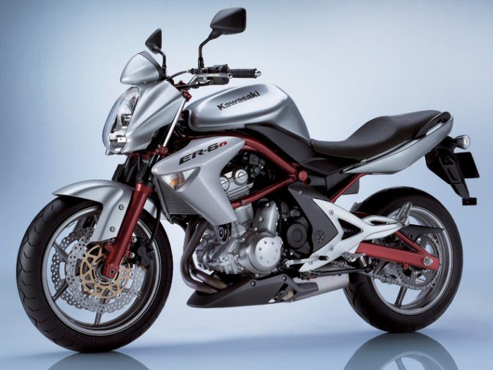 http://www.motoplanete.com/kawasaki/galerie/ER-6/3.jpg