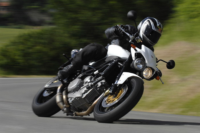 http://www.motoplanete.com/morini/galerie/1200-CORSARO-VELOCE//17.jpg