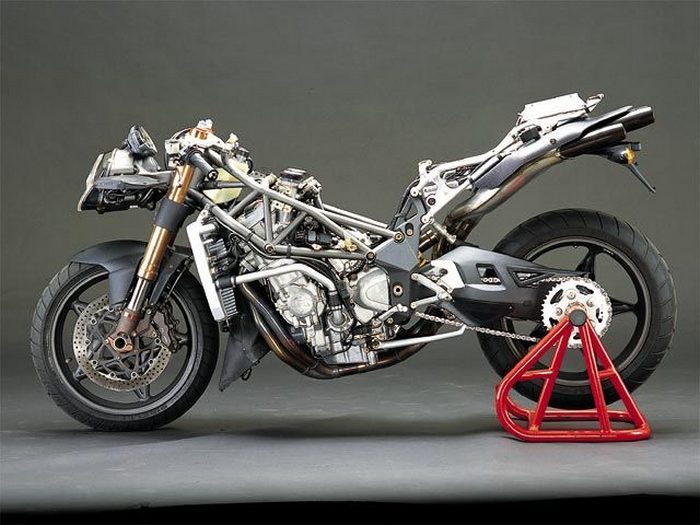 Galerie - MV-Agusta F4 750 S