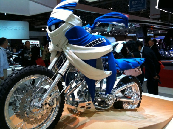2010 – Le Yamaha Super Ténéré 1200 prépare son arrivée.