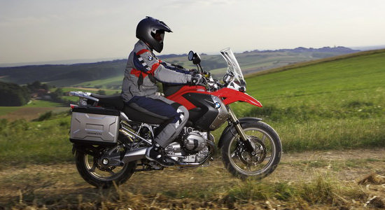 BMW sort de 2009 sans trop dérouiller et passe à la vitesse SBK en 2010.