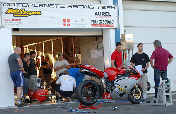 La MV-Agusta du MRT 14 se distingue au Championnat de France d'Endurance.