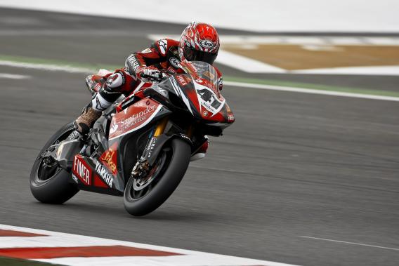 Les premières qualifs sous la tourmente en SBK à Magny-Cours - Haga confirme sa gniak.