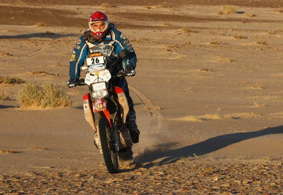 L'Africa race affronte le piège des sables de l'Adrar.