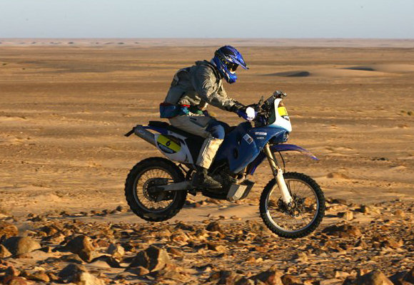 L'Africa race affronte le piège des sables de l'Adrar.