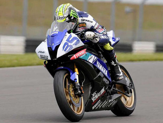 Spies reprend la main à l'exercice de la Superpôle en SBK à Donington.