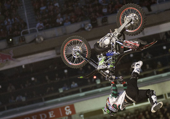 Le nouveau maître des RED BULL X-FIGHTERS à Calgary s'appelle ROBBIE MADDISON.