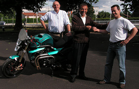 La nouvelle Voxan VX10 s’affiche à l’Ultimate Rally et au Moto Tour.