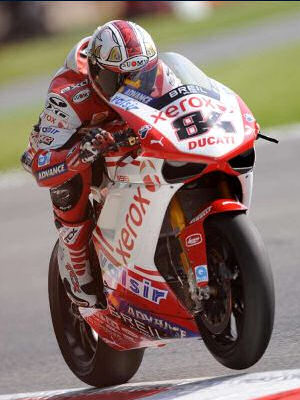 Fabrizio remporte sa 1ere course Superbike à Monza.
