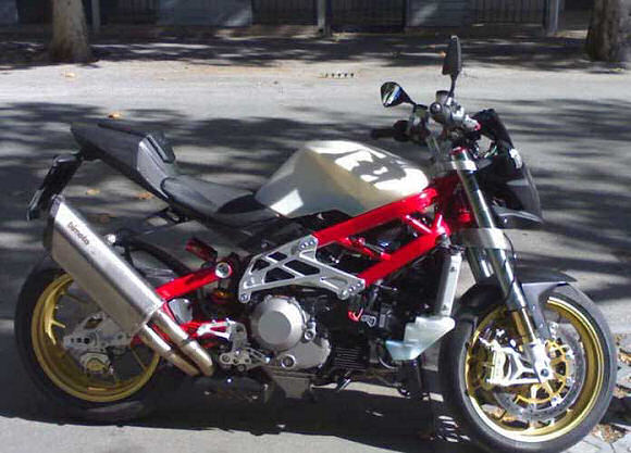 Nouveau roadster Bimota 2009 - Un DB8 au coeur de 1098 ?