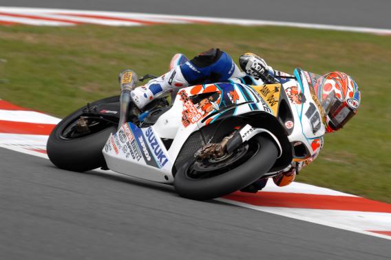 Superpole et record de piste pour Haga - Baz est champion en 600 Superstock.