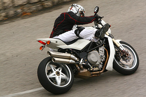 La BESTIALE arrive sur route - Le Yacouba design en action.