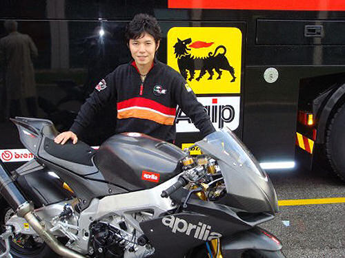 Nakano signe chez Aprilia pour piloter la RSV4 avec Biaggi.