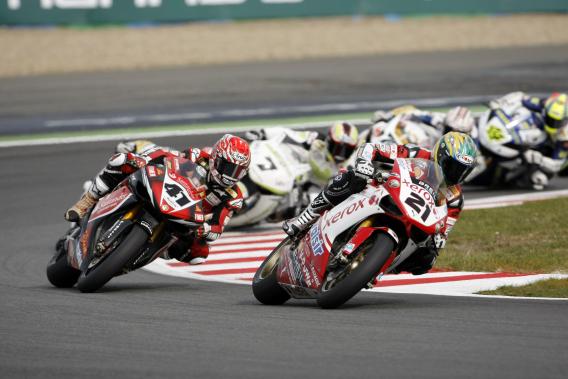 Le sacre Superbike de Troy Bayliss à Magny-Cours.