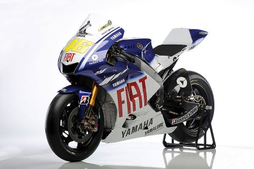 Présentation officielle de la YZF-M1 2009.