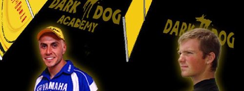 La Dark Dog Academy a les dents longues.