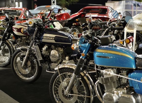 Salon Retromobile - Les motos Peugeot à l'honneur.