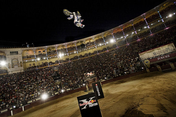 Red Bull X-Fighters 2010 - A pilotes d'exceptions, lieux exceptionnels !