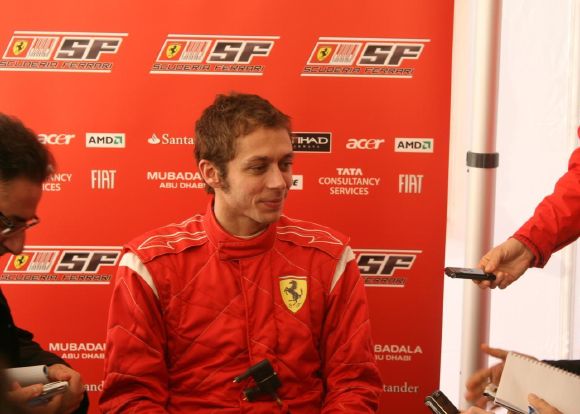 Rossi lâche sa Ferrari.