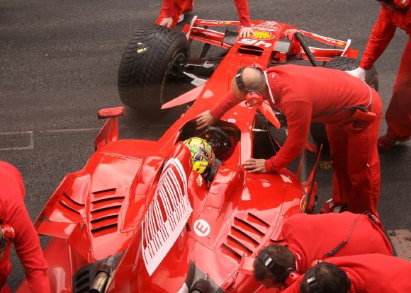 Rossi satisfait de sa première journée essais sur Ferrari.