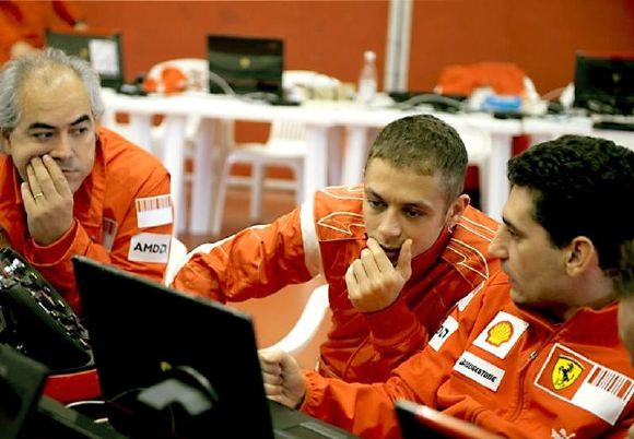 Rossi satisfait de sa première journée essais sur Ferrari.