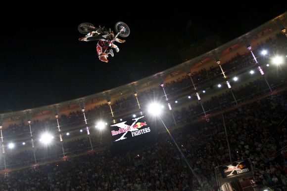 Dany Torres remporte les Red Bull X-Fighters à Madrid.