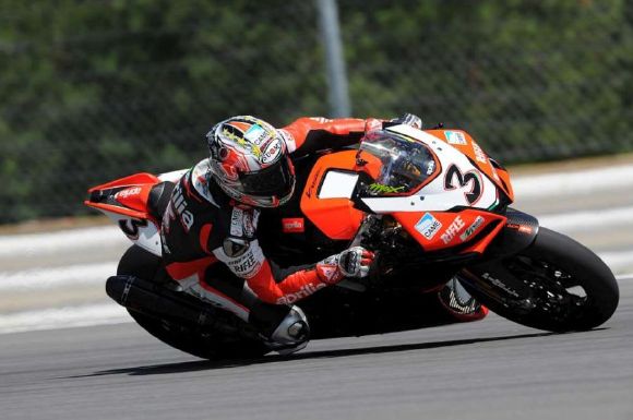 WSBK/Brno - Biaggi décroche la pole provisiore