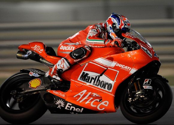MotoGP - Stoner roule peu mais bien lors de la seconde journée d'essais noctures à Losail.