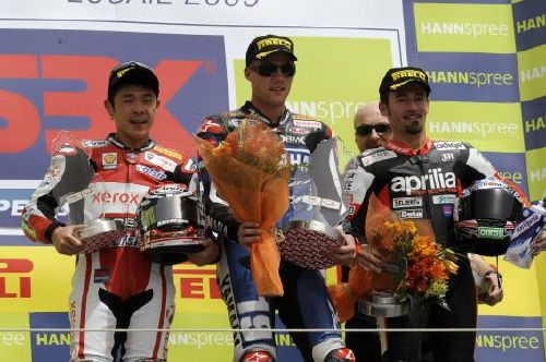 Le SBK au Qatar dominé de bout en bout par Spies et sa double victoire.