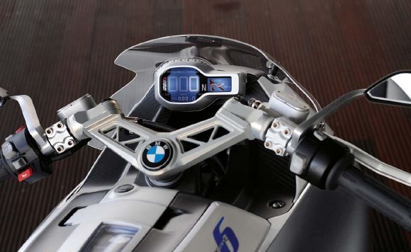 Concept 6 - Nouveau moteur six-cylindres pour BMW !