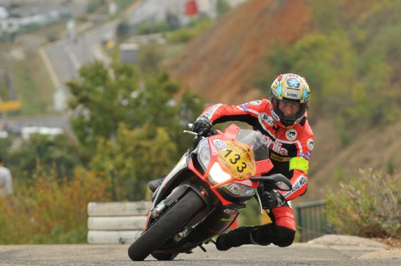 Dark Dog Moto Tour/J3 - Jehan D'Orgeix prend la contrôle de la course.