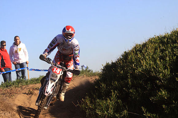 ISDE/J4 - Les Français creusent l'écart en Trophée et en Féminine. Journée difficile pour les Juniors