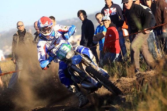 ISDE/J5 - La France reste en tête mais perd un pilote.