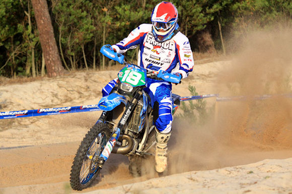 ISDE/J2 - L'équipe de france Trophée conserve la tête.