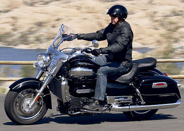 Triumph 2300 ROCKET III Touring 2009 - Fiche moto - 