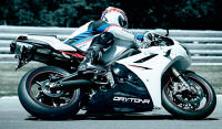 Triumph 675 Daytona R 2011 - Fiche moto - 