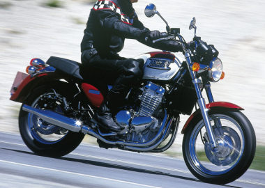 Triumph 900 THUNDERBIRD
