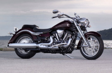 YAMAHA XV 1900 MIDNIGHT STAR