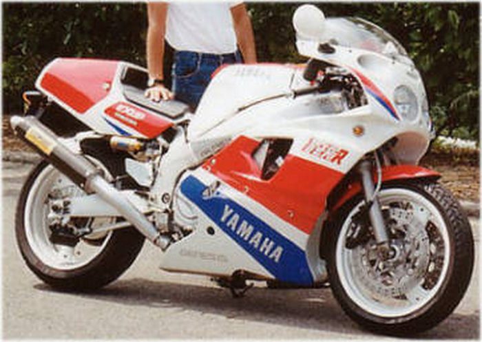 Galerie - Yamaha FZR 750 R - OW 01
