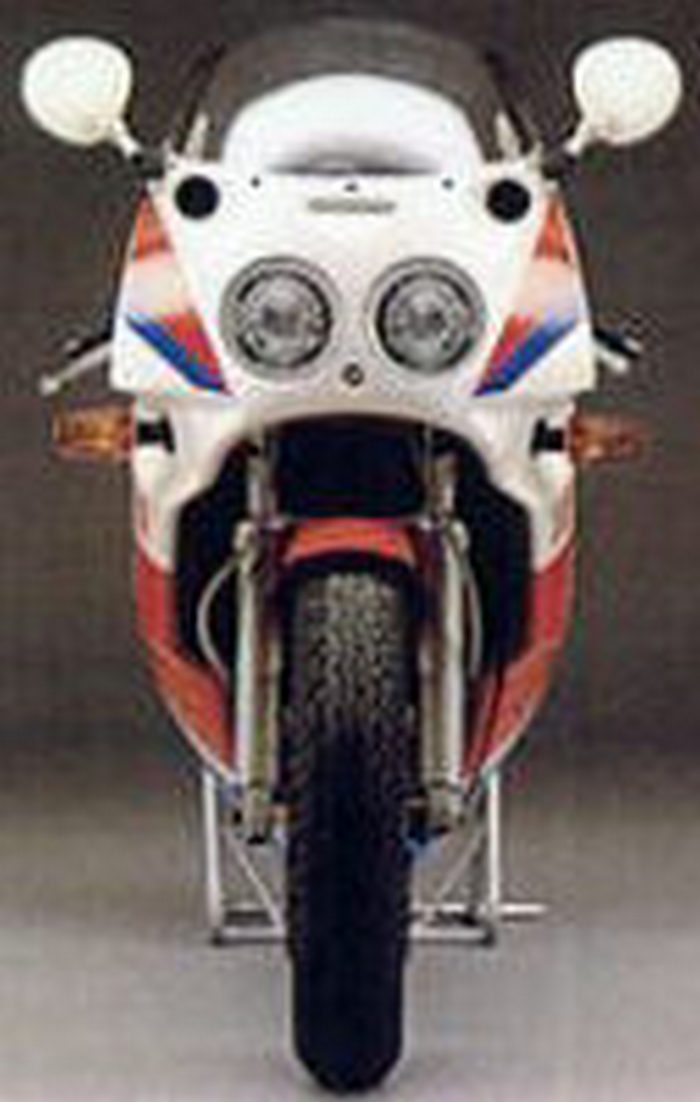 Galerie - Yamaha FZR 750 R - OW 01