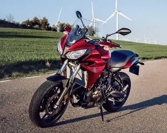 http://www.motoplanete.com/yamaha/galerie/MT-07-Tracer//21.jpg